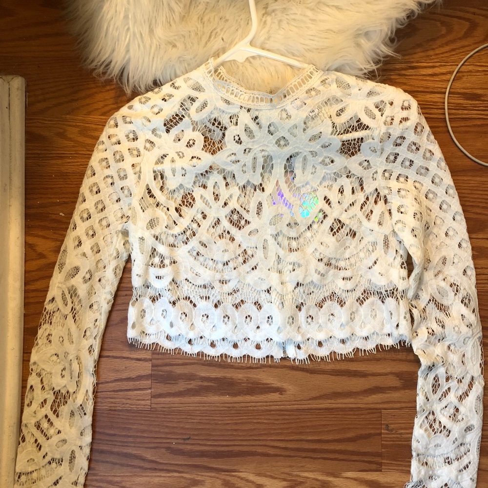 White long sleeve lace crop top